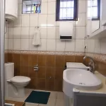 Quiet & Cosy Hillside Hideway Near Bus & Train St Appartement *