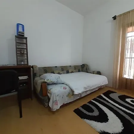 Apartment Quiet & Cosy Hillside Hideway Near Bus & Train St Sarajevo