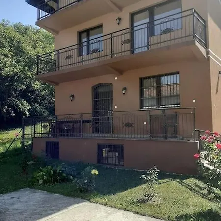 Quiet & Cosy Hillside Hideway Near Bus & Train St * Sarajevo