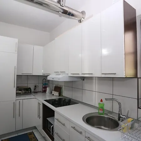 Apartman Quiet & Cosy Hillside Hideway Near Bus & Train St *
