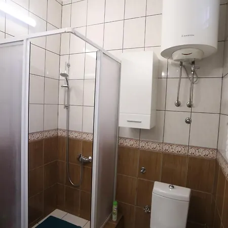 Quiet & Cosy Hillside Hideway Near Bus & Train St * Sarajevo