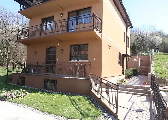 Quiet & Cosy Hillside Hideway Near Bus & Train St Sarajevo