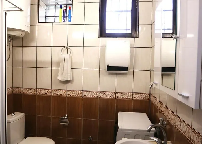 Quiet & Cosy Hillside Hideway Near Bus & Train St Sarajevo