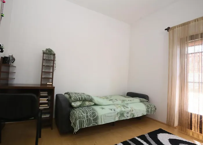 Quiet & Cosy Hillside Hideway Near Bus & Train St Sarajevo