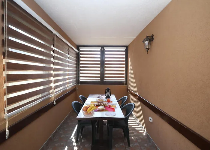 Quiet & Cosy Hillside Hideway Near Bus & Train St Apartman Sarajevo