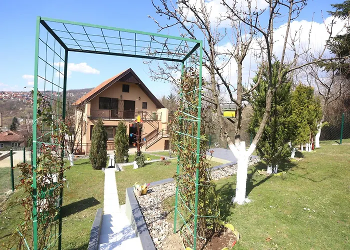 Quiet & Cosy Hillside Hideway Near Bus & Train St Apartman Sarajevo