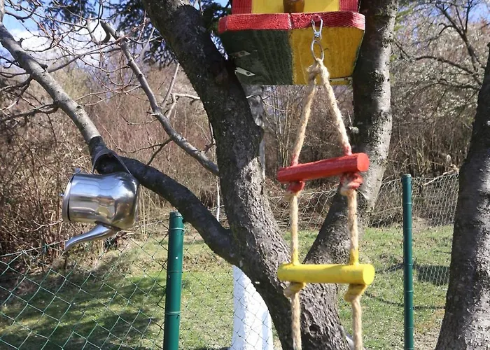 Apartman Quiet & Cosy Hillside Hideway Near Bus & Train St *