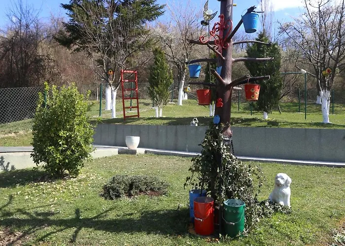 Quiet & Cosy Hillside Hideway Near Bus & Train St * Sarajevo